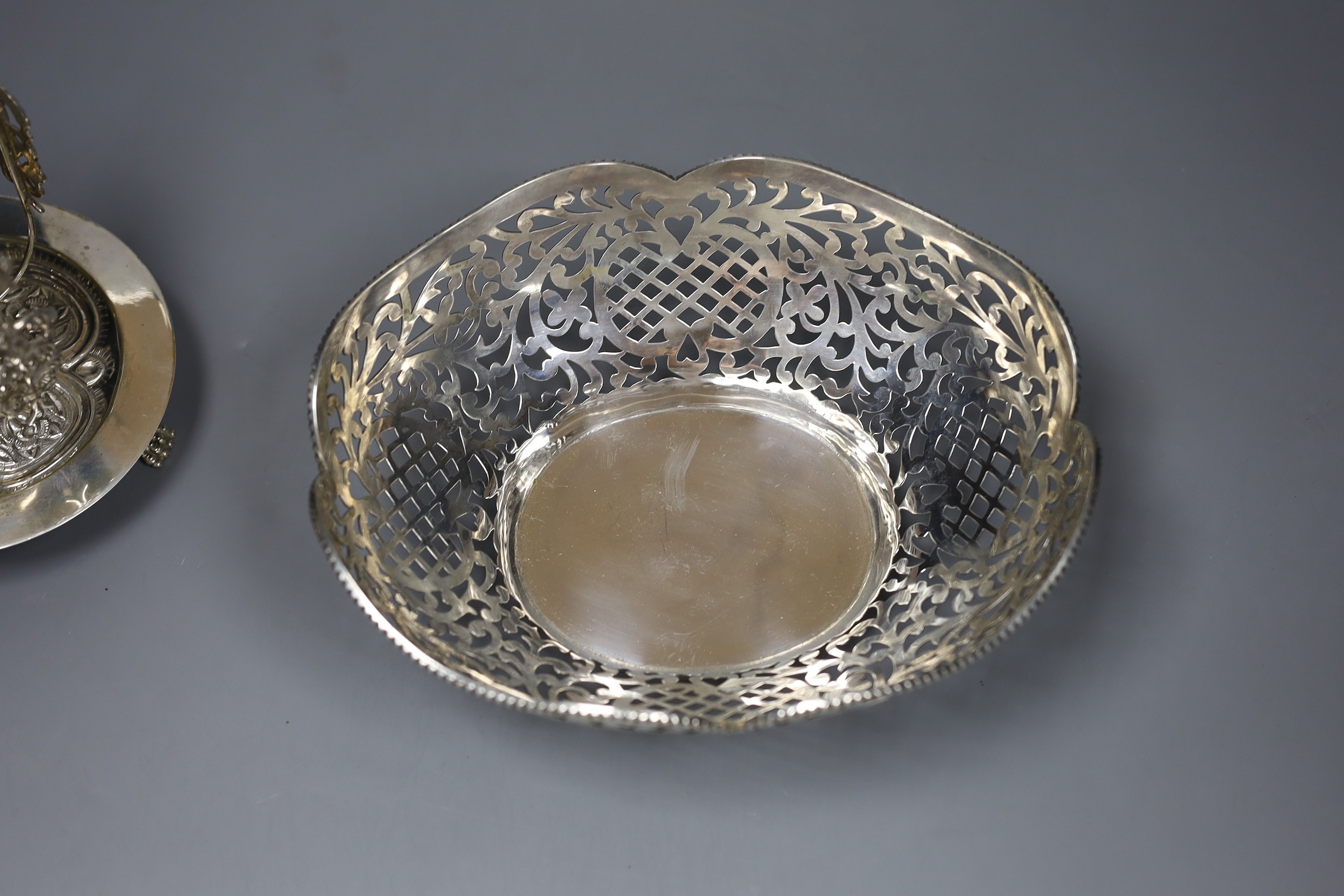 A Chilean .900 silver centrepiece, 18cm., and a pierced white metal basket